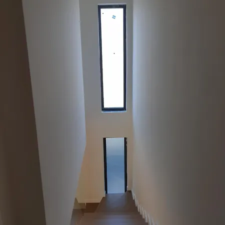 Villa S